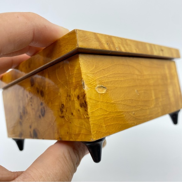 Beautiful Italian Burl Wood Floral Inlay House Of Goebel Strangers In The Night - Picture 11 of 16